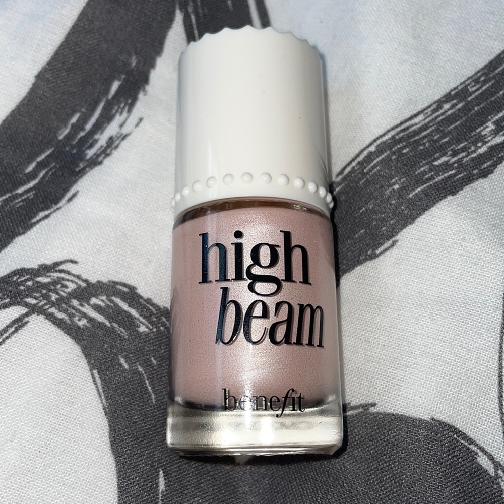 Benefit Liquid Highlighter